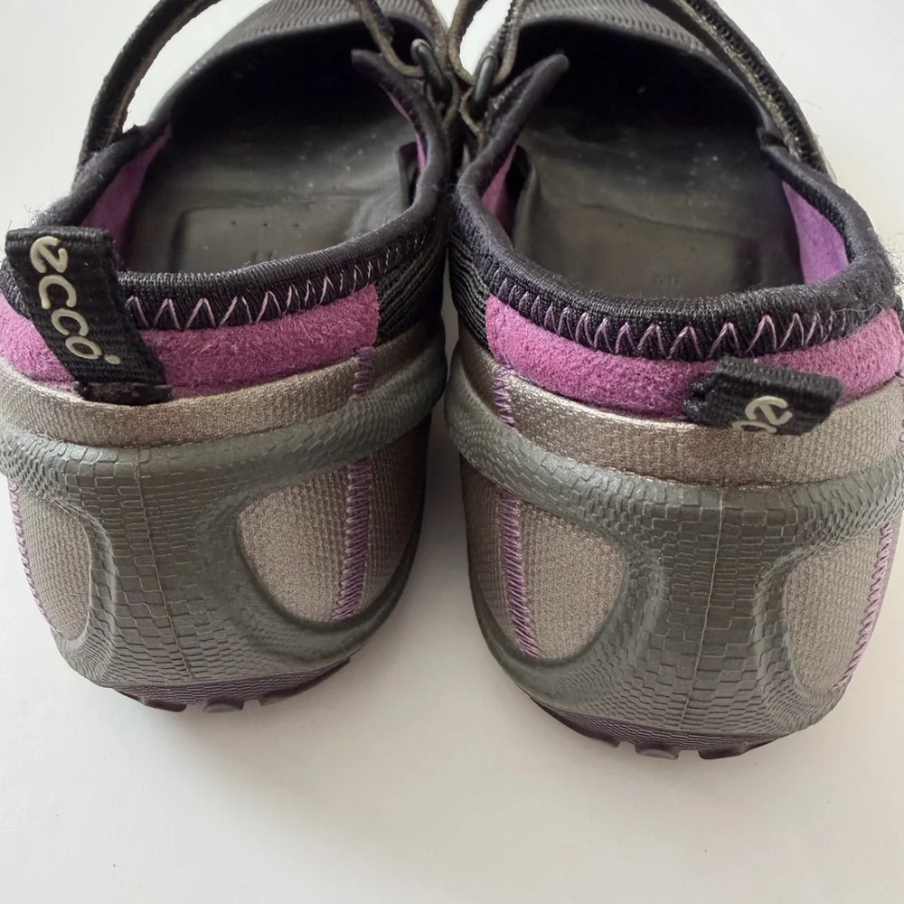 Ecco Black and purple Mary Jane style flat shoe.